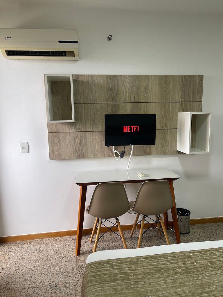 Flat Life resorts, beira lago.