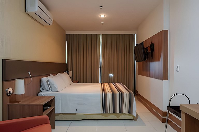 Flat moderno Hotel Athos bulcão.